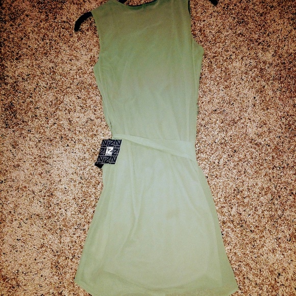 Iz byer dress - Picture 4 of 5